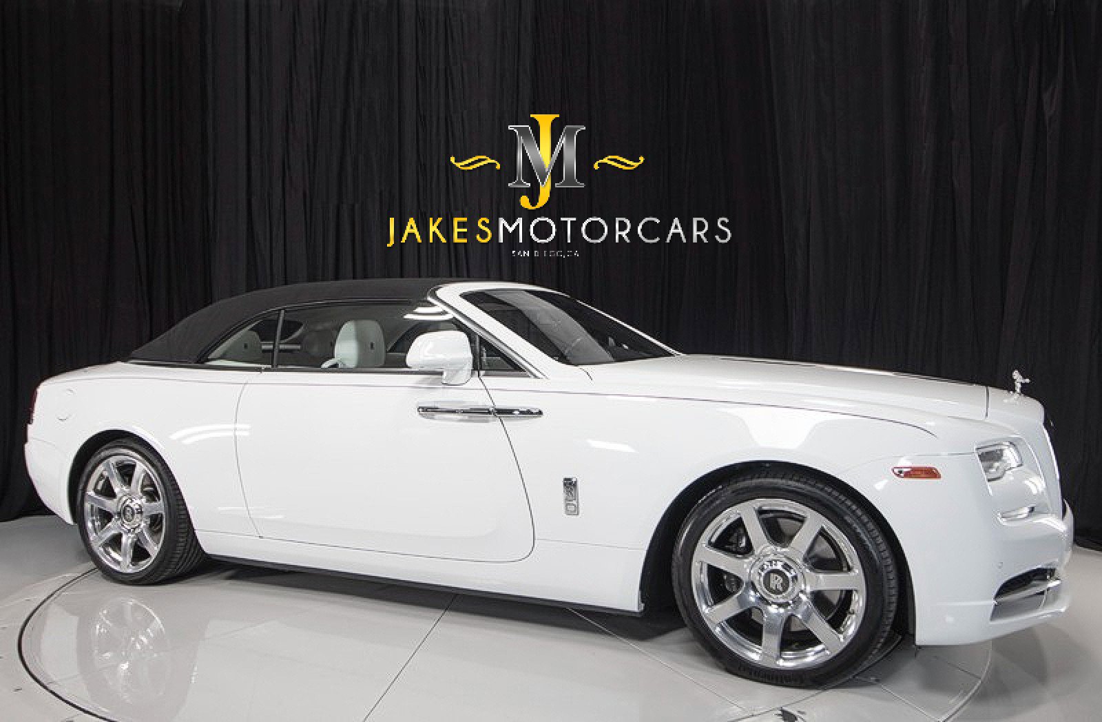 Used 2017 Rolls-Royce Dawn image 15