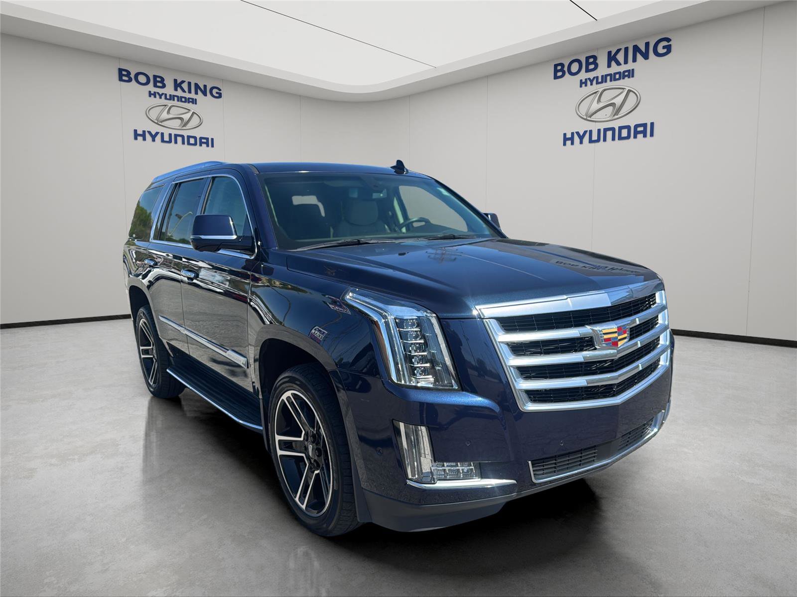 Used 2017 Cadillac Escalade 4WD w/ LPO, Radiant Package image 7