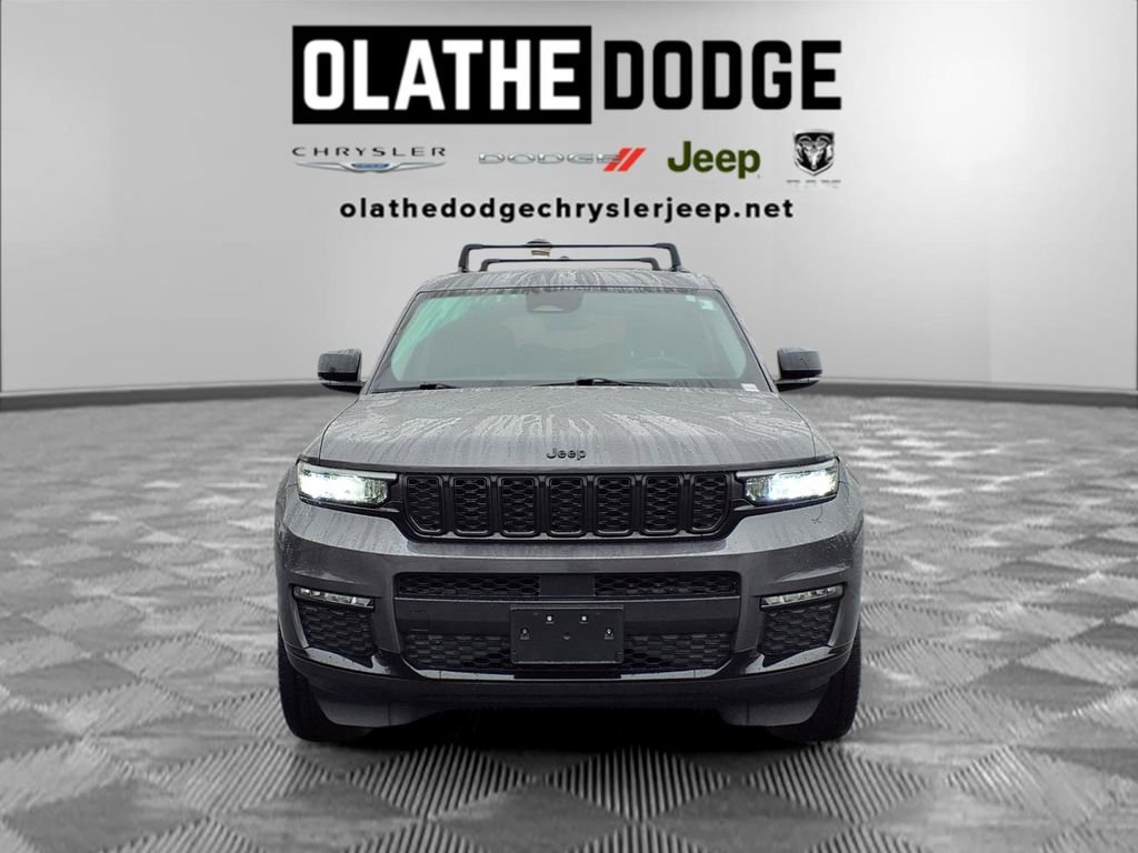 Used 2023 Jeep Grand Cherokee L Limited w/ Black Appearance Package image 33