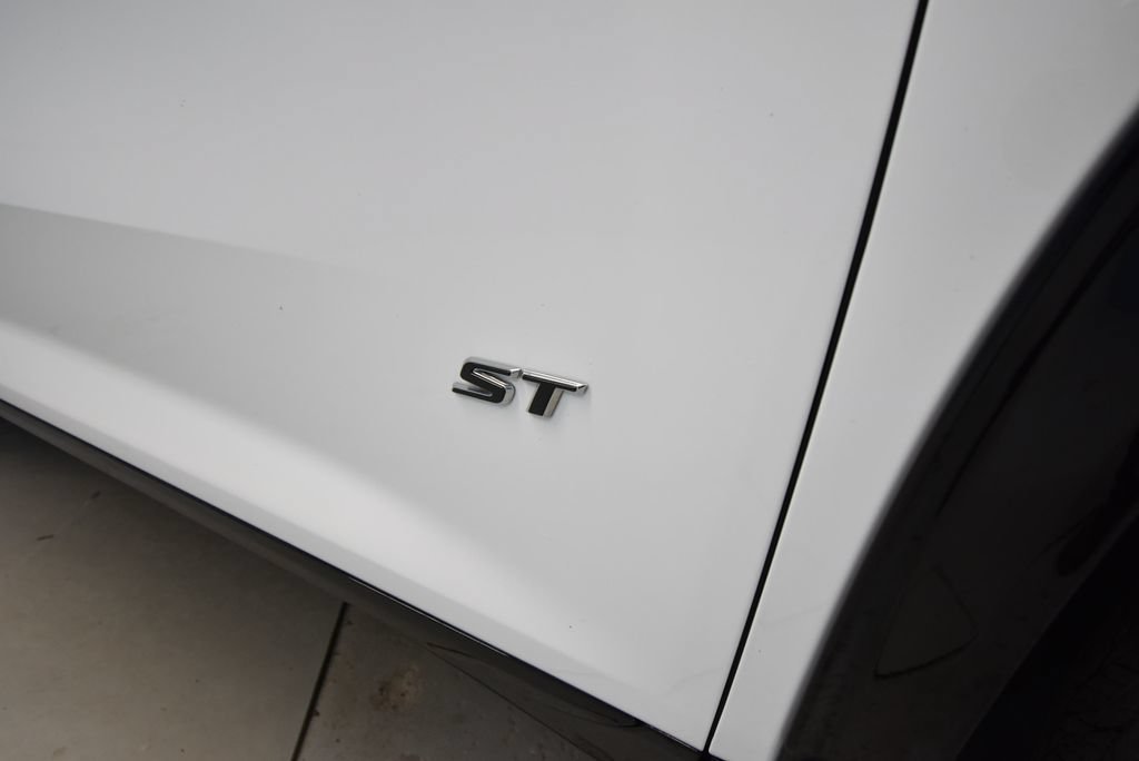 Used 2026 Buick Enclave Sport Touring AWD/4WD image 40