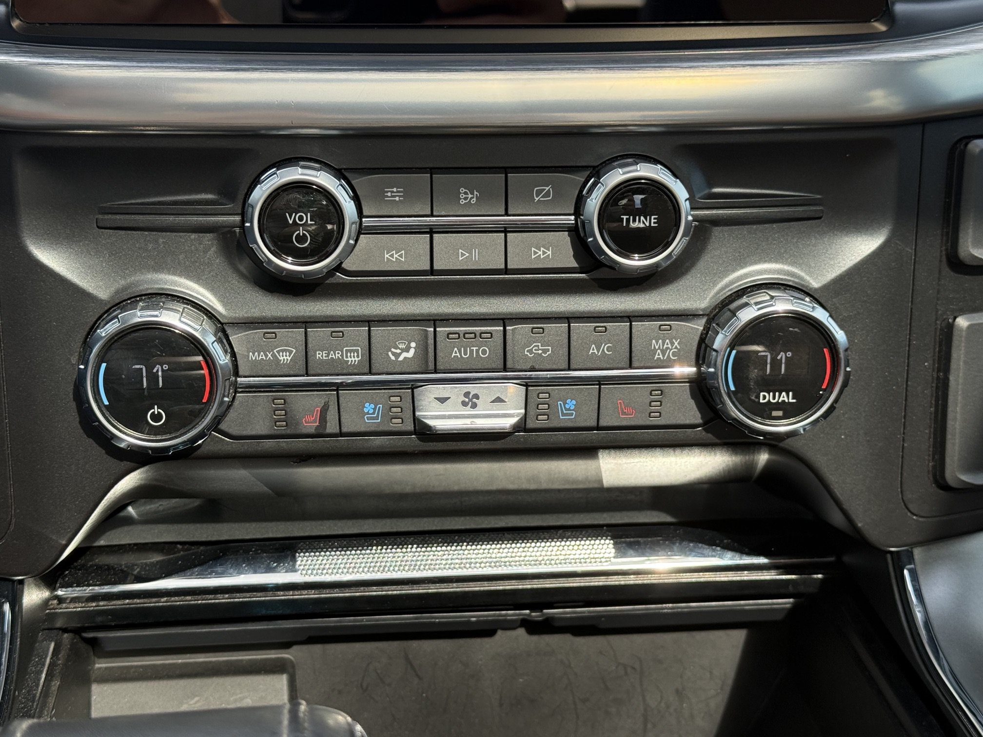 Used 2021 Ford F150 Lariat w/ Equipment Group 501A Mid AWD/4WD image 16