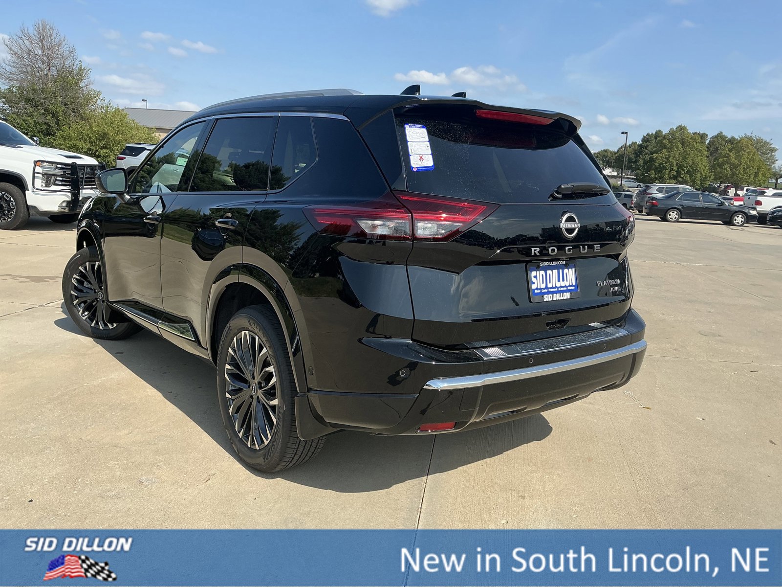 New 2025 Nissan Rogue Platinum w/ Tech Package image 3