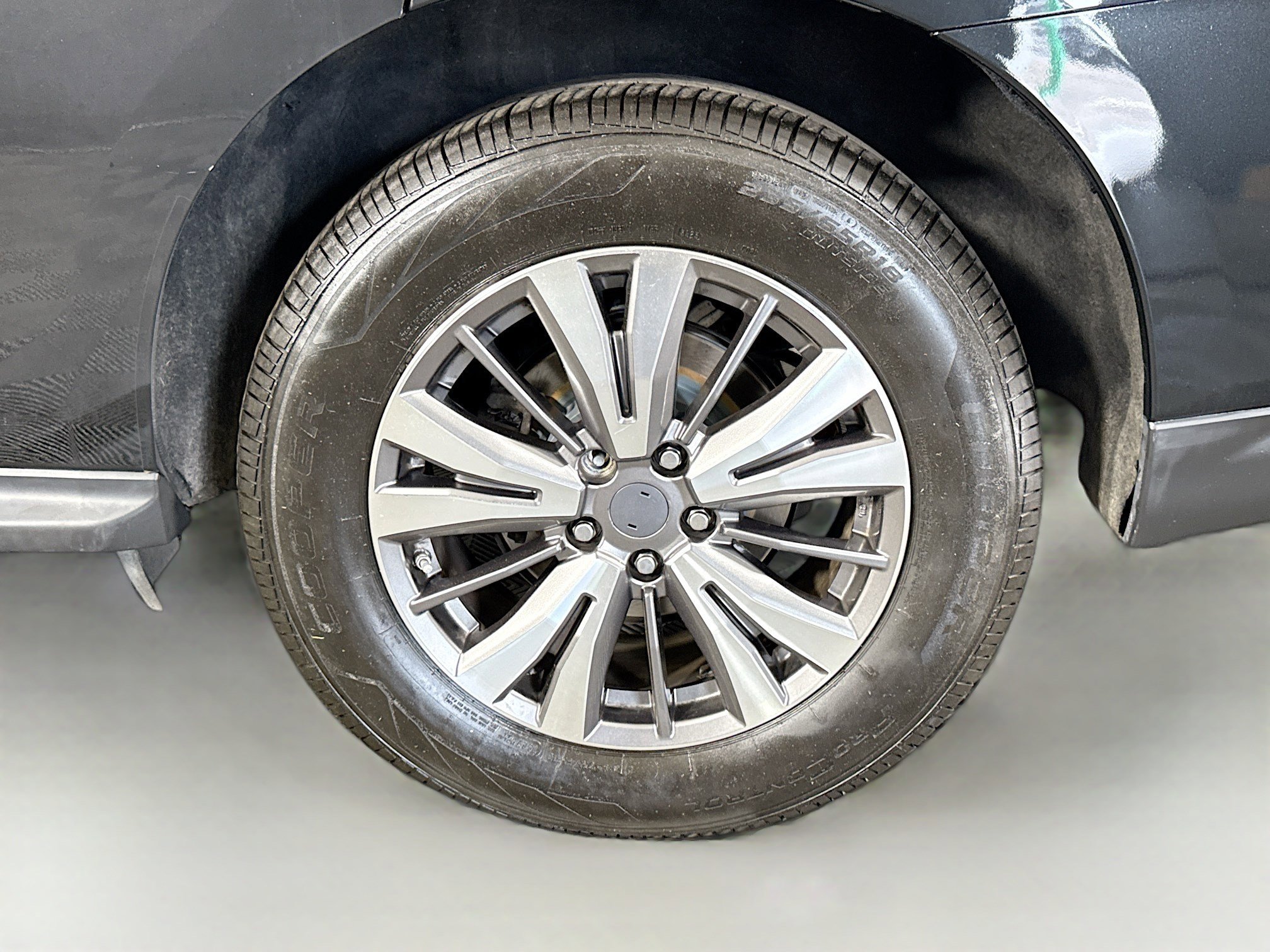 Used 2019 Nissan Pathfinder SV AWD/4WD image 37