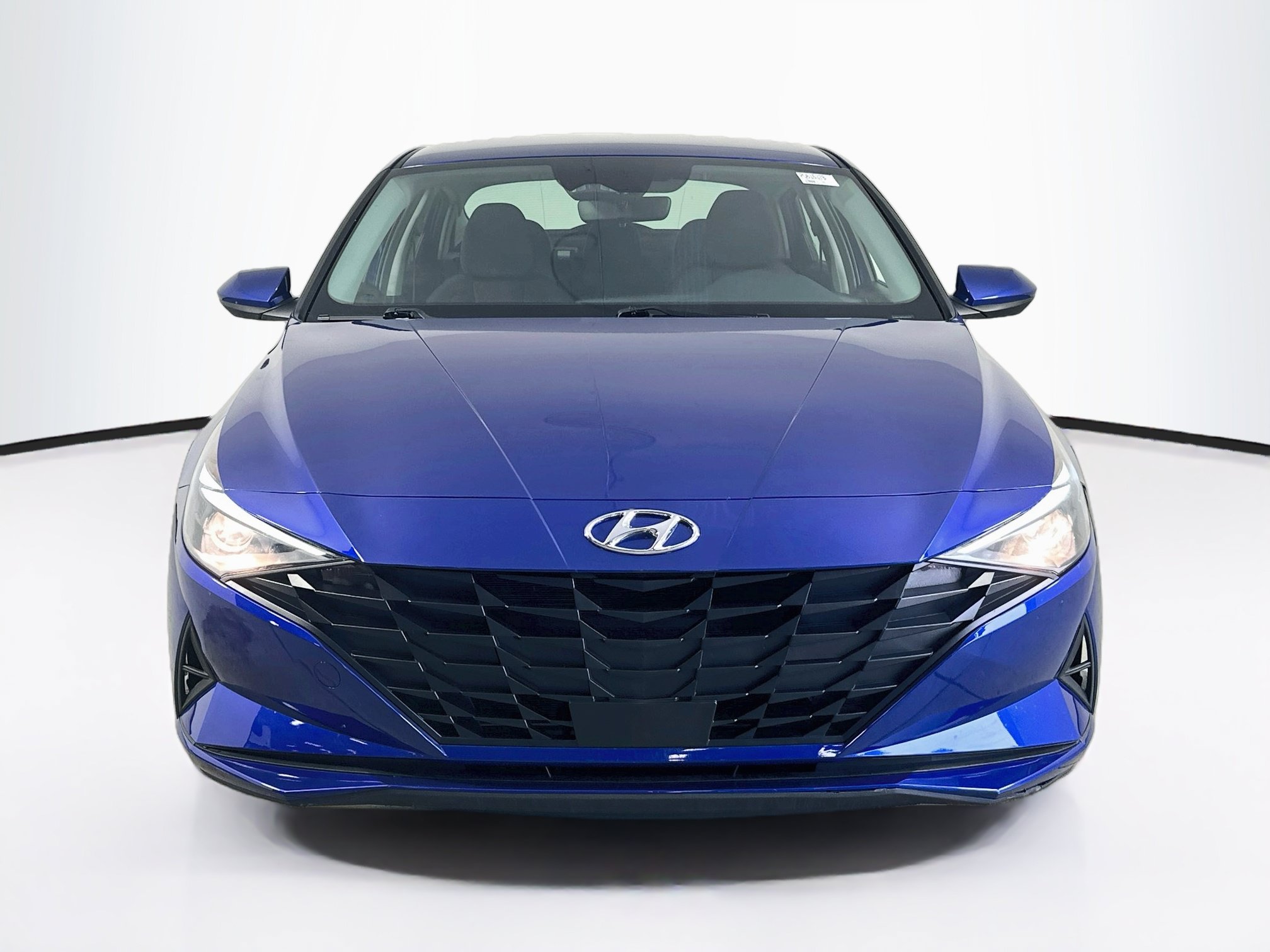 Used 2023 Hyundai Elantra SEL w/ Convenience Package FWD image 2