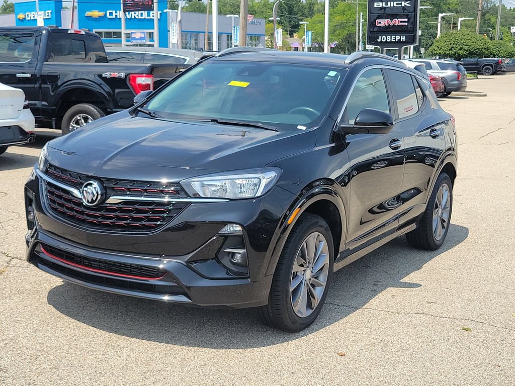Used 2023 Buick Encore GX Select w/ Sport Touring Package AWD/4WD image 2