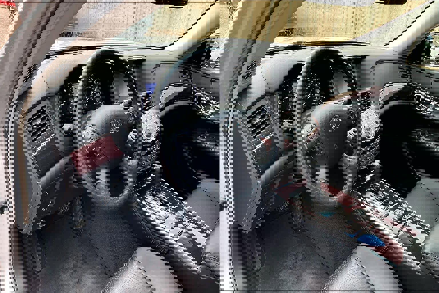 Used 2018 INFINITI Q70 L 3.7 image 18