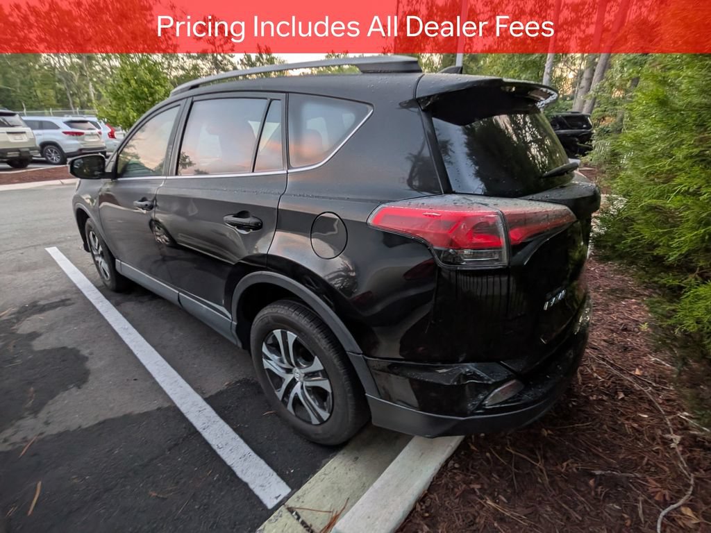 Used 2018 Toyota RAV4 LE FWD image 5