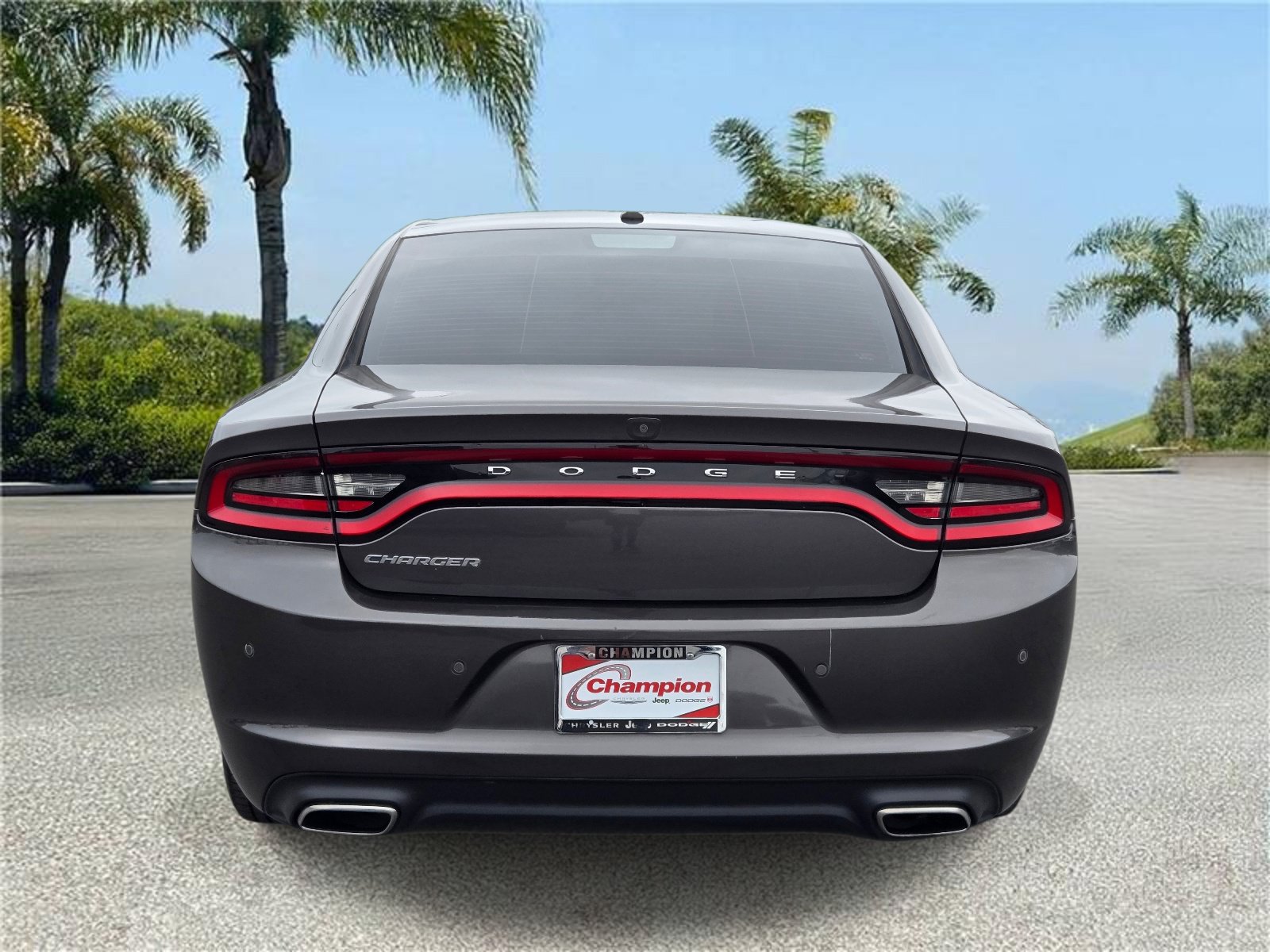 Used 2020 Dodge Charger SXT RWD image 5