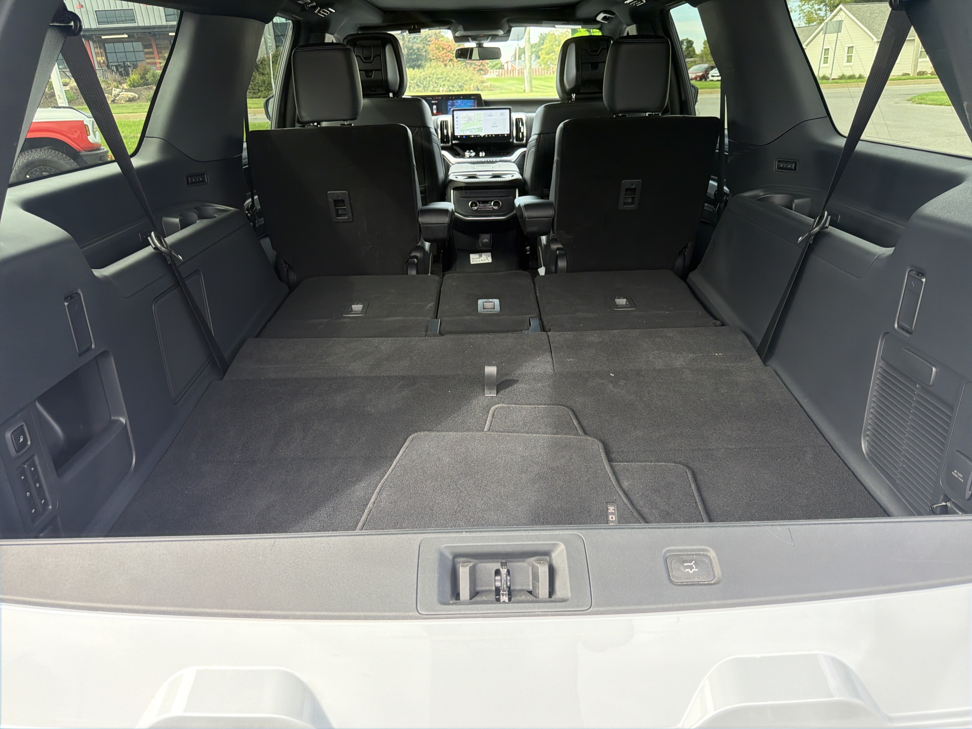 Used 2026 Ford Expedition Max Platinum w/ Stealth Appearance Package AWD/4WD image 5