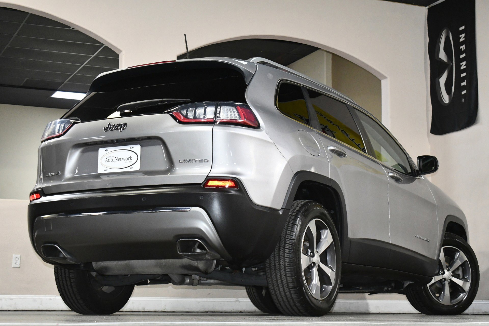 Used 2019 Jeep Cherokee Limited image 85