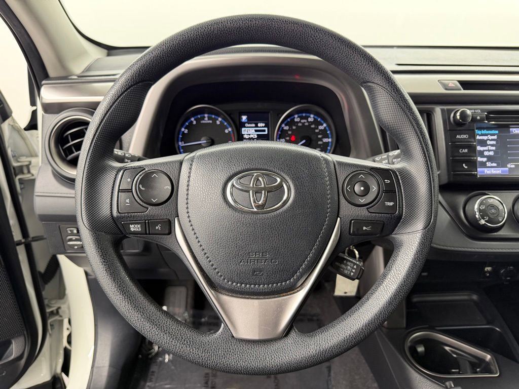 Used 2018 Toyota RAV4 LE AWD/4WD image 24