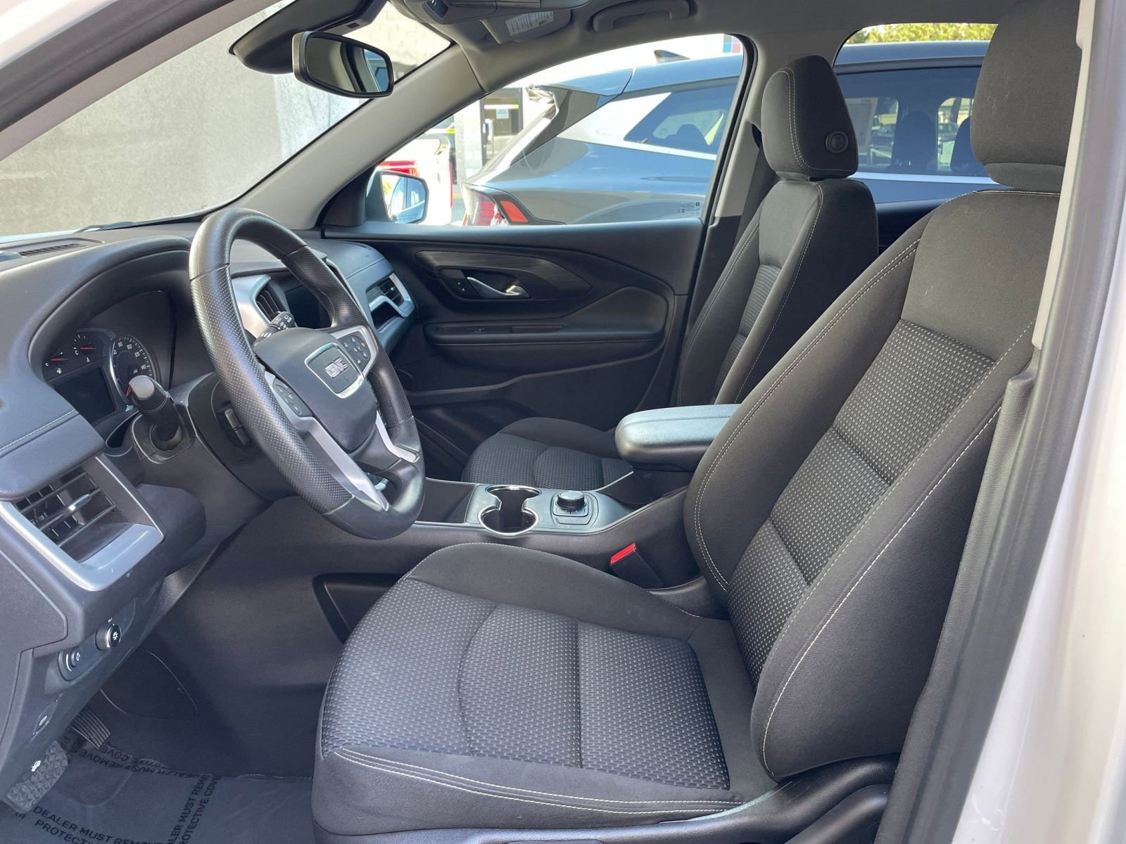 Used 2024 GMC Terrain SLE image 27