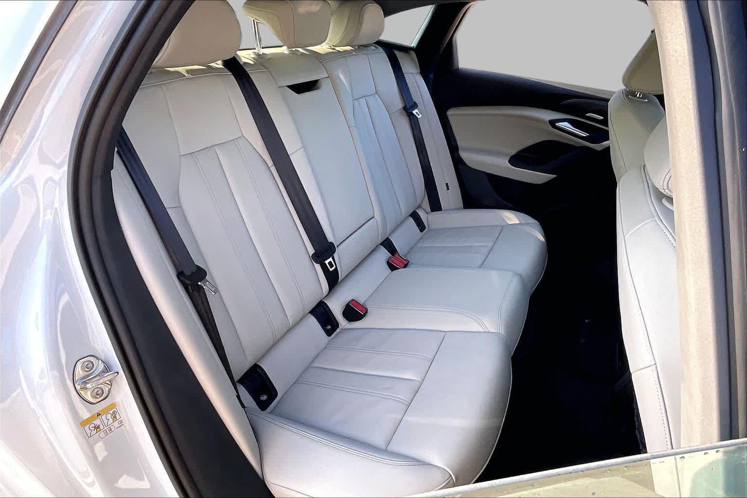 New 2025 Audi A6 e-tron Premium Plus w/ Premium Plus RWD image 18