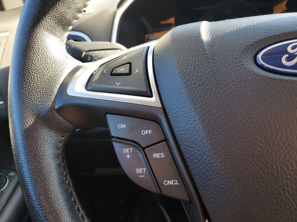 Used 2021 Ford Edge SEL w/ Convenience Package image 16