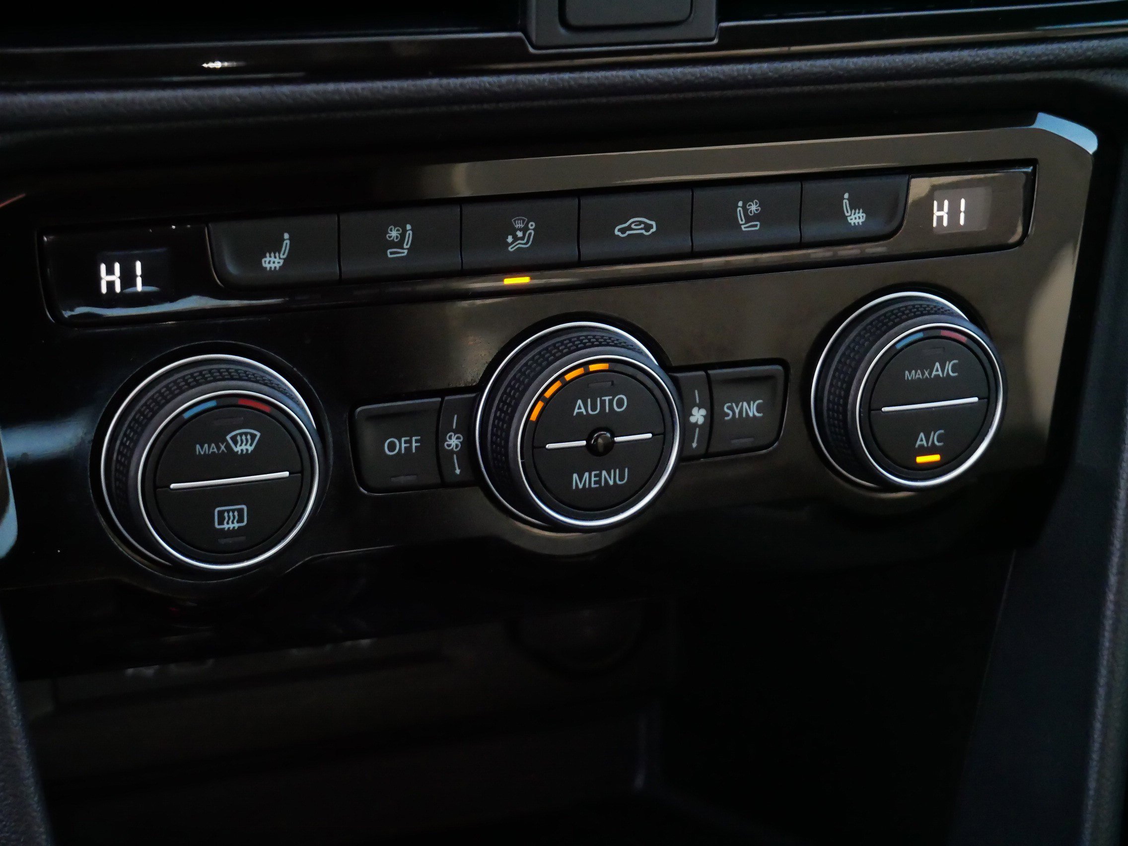 Certified 2024 Volkswagen Taos SEL image 23