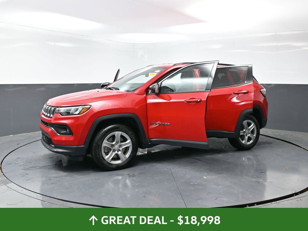 Used 2024 Jeep Compass Latitude image 58