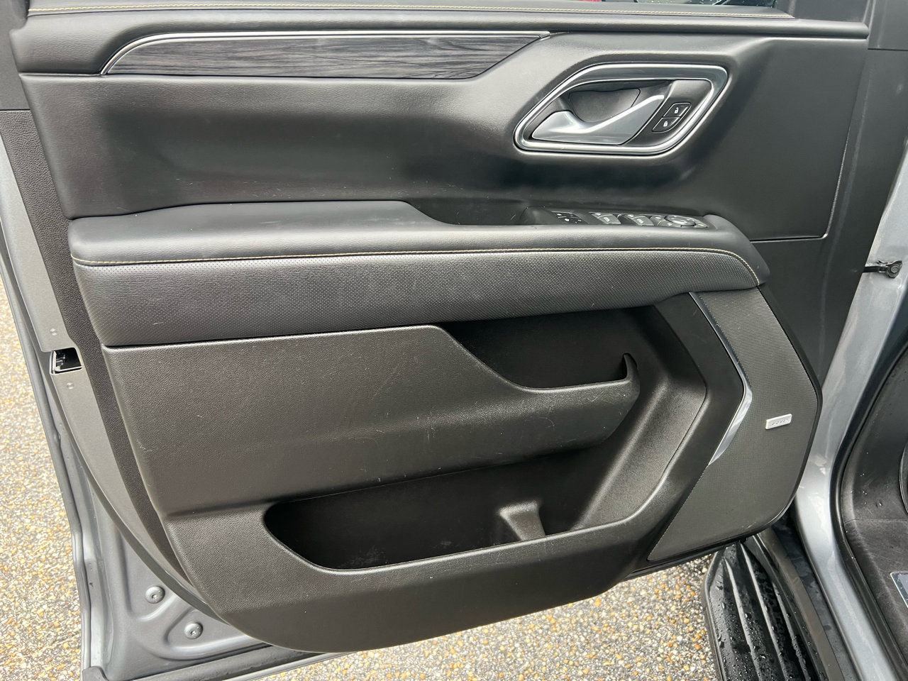 Used 2022 GMC Yukon SLT w/ SLT Premium Package image 32