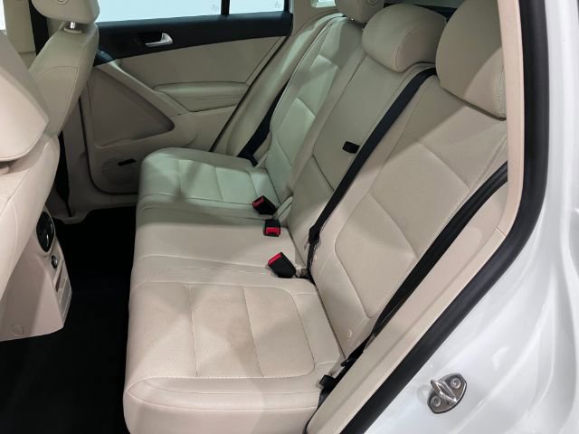 Used 2014 Volkswagen Tiguan SEL image 31