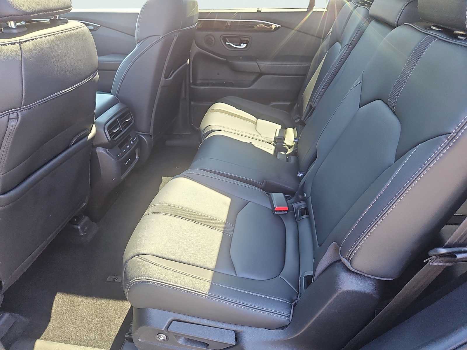 Certified 2025 Honda Pilot Touring image 33