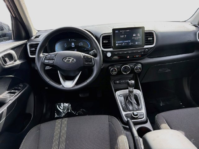 Certified 2025 Hyundai Venue SEL FWD image 22