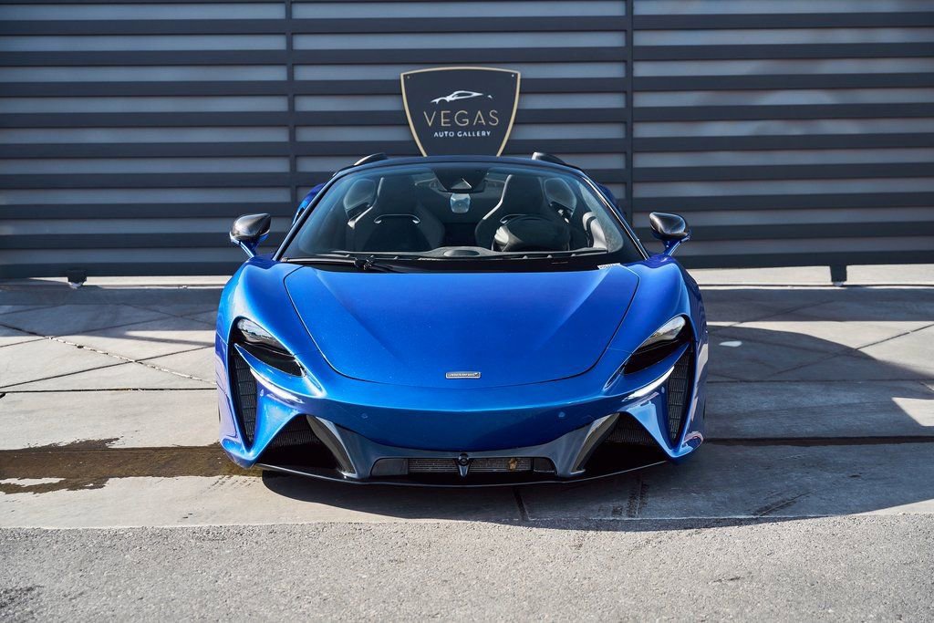 Used 2025 McLaren Artura Spider RWD image 20