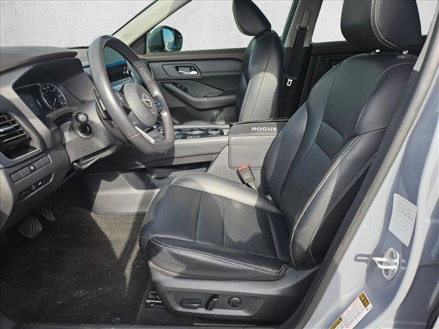 Used 2023 Nissan Rogue SL w/ SL Premium Package image 14