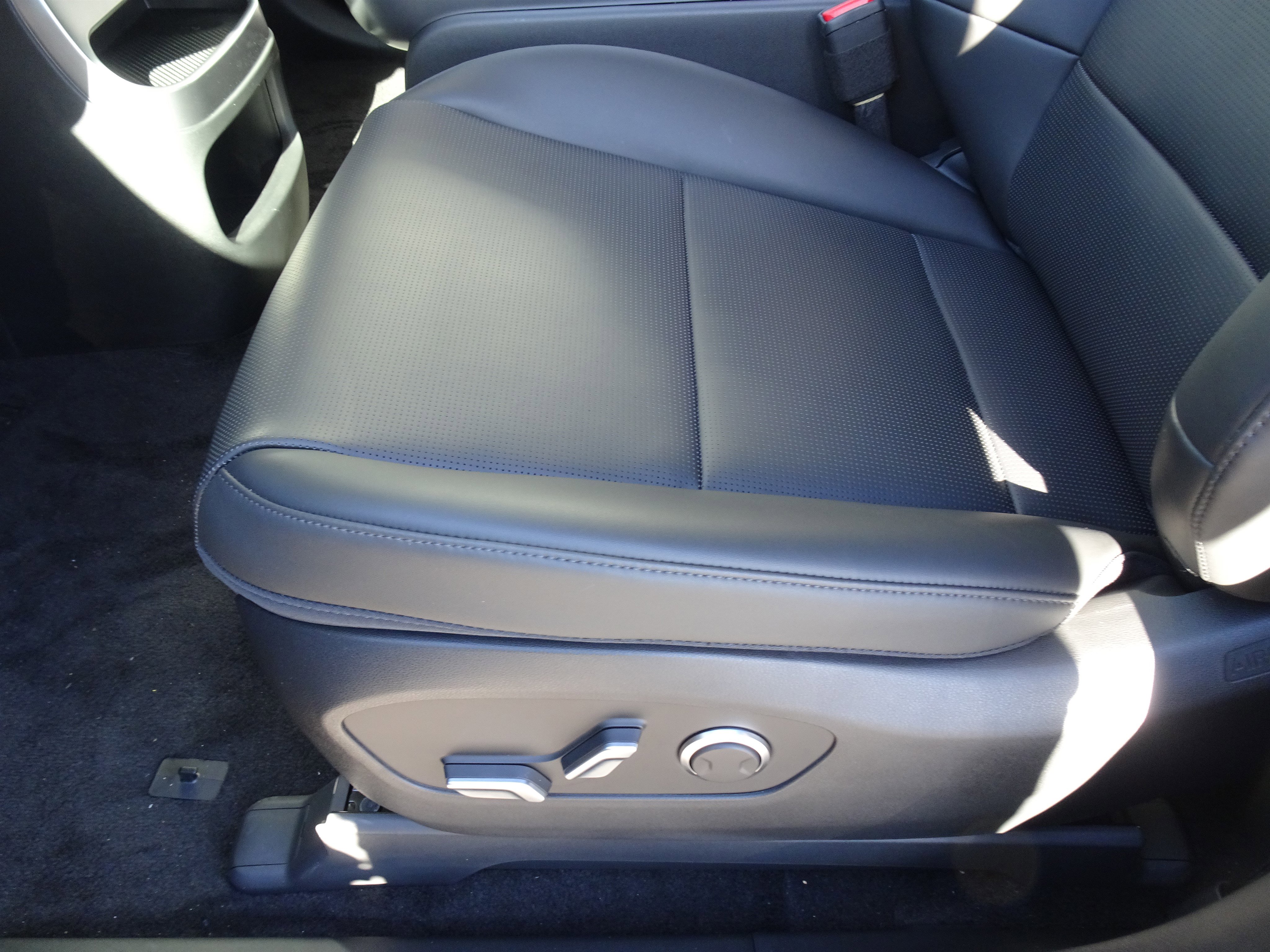 New 2026 Hyundai Ioniq 9 SEL w/ Tow & Go Package image 9