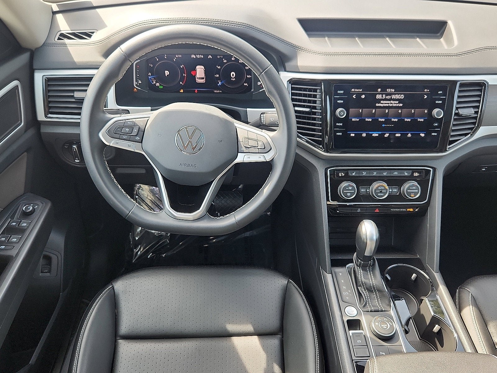 Certified 2023 Volkswagen Atlas SE w/ Panoramic Sunroof Package AWD/4WD image 11