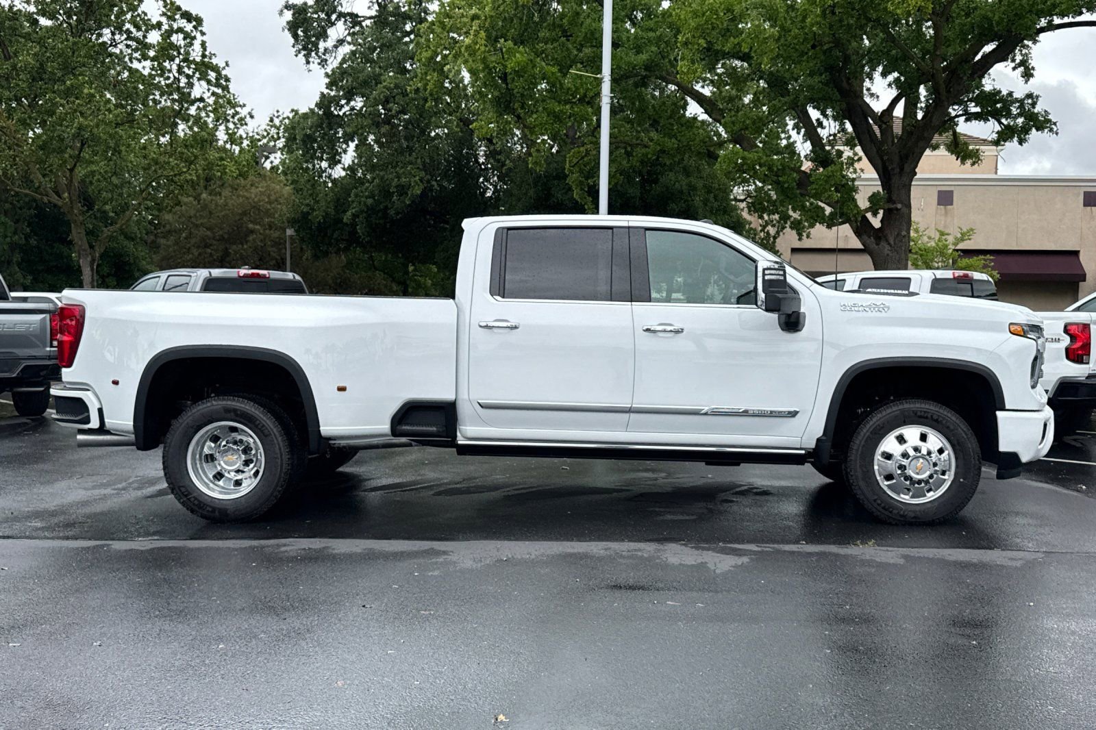 New 2026 Chevrolet Silverado 3500 High Country w/ Technology Package image 2