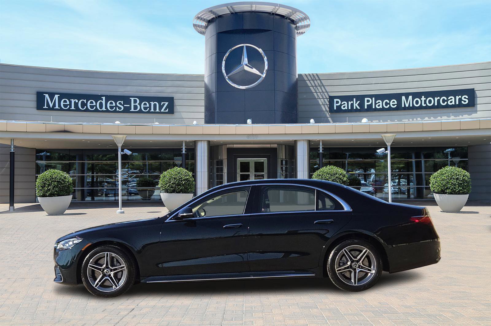 New 2026 Mercedes-Benz S 580 4MATIC Sedan image 3