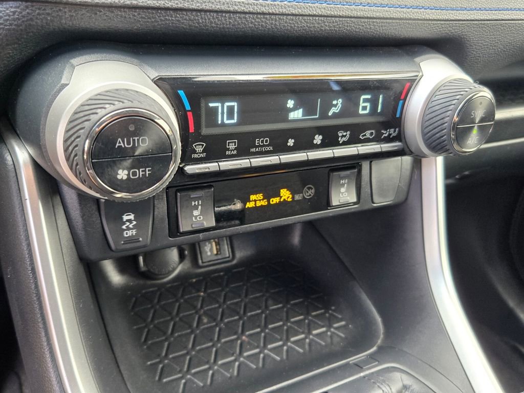 Used 2023 Toyota RAV4 SE w/ SE Grade Weather Package image 19