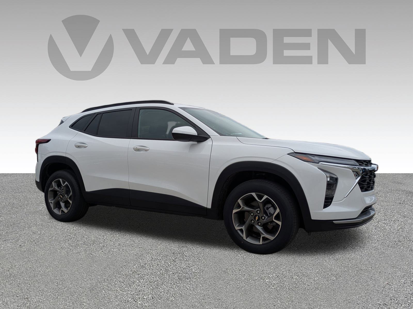 New 2026 Chevrolet Trax LT w/ Driver Confidence Package FWD image 3