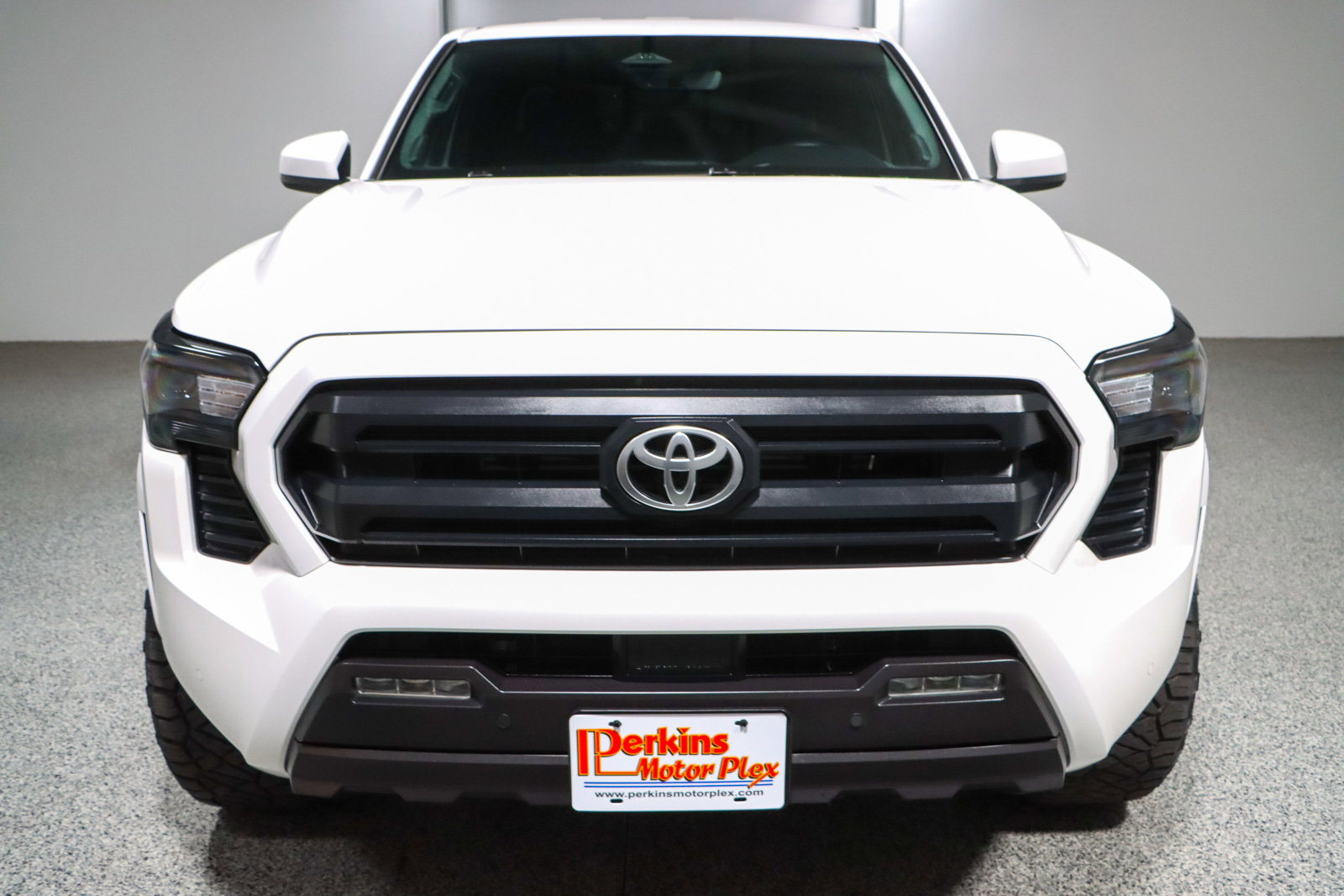 Used 2024 Toyota Tacoma SR5 image 4