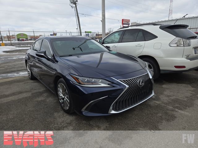 Used 2019 Lexus ES 350 Ultra Luxury w/ Accessory Package 2