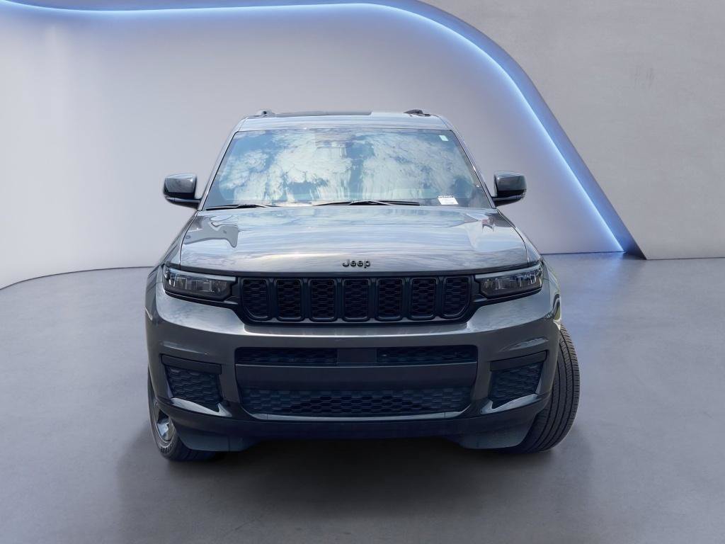 Used 2025 Jeep Grand Cherokee L Altitude RWD image 6