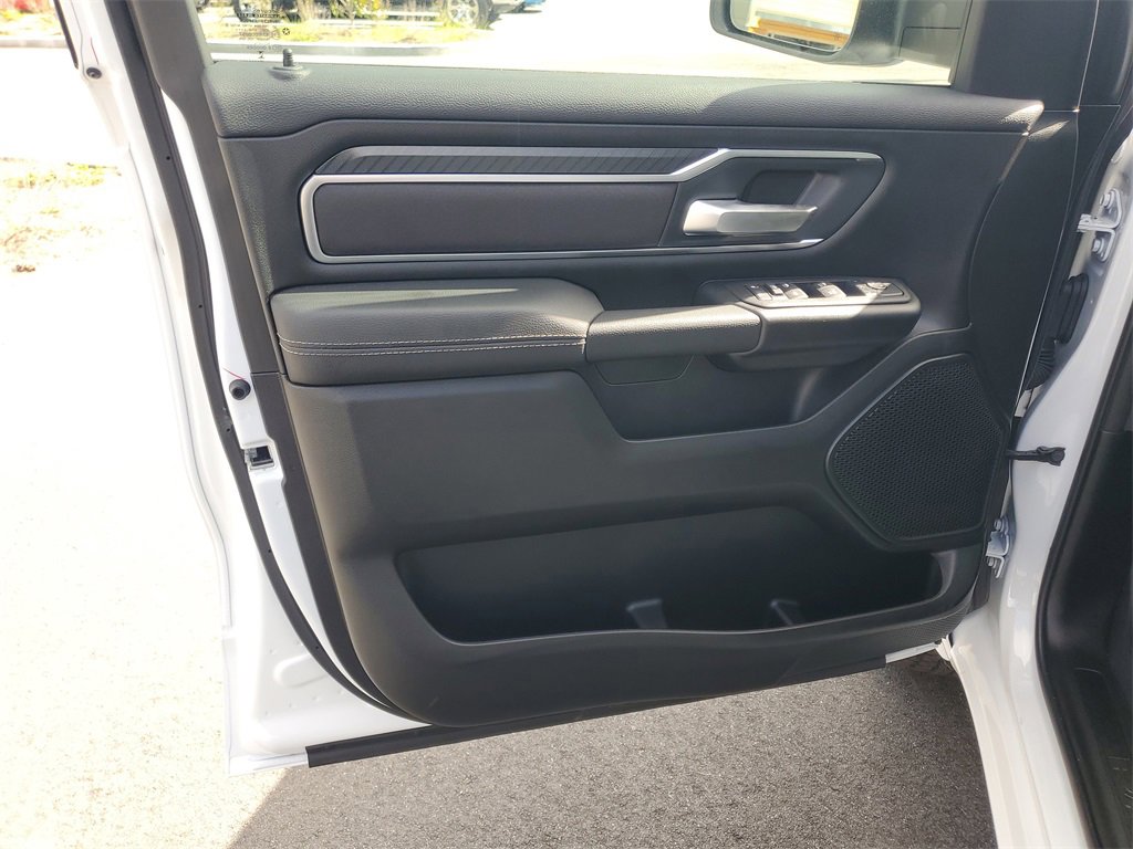 New 2025 RAM 1500 4x4 Crew Cab image 5