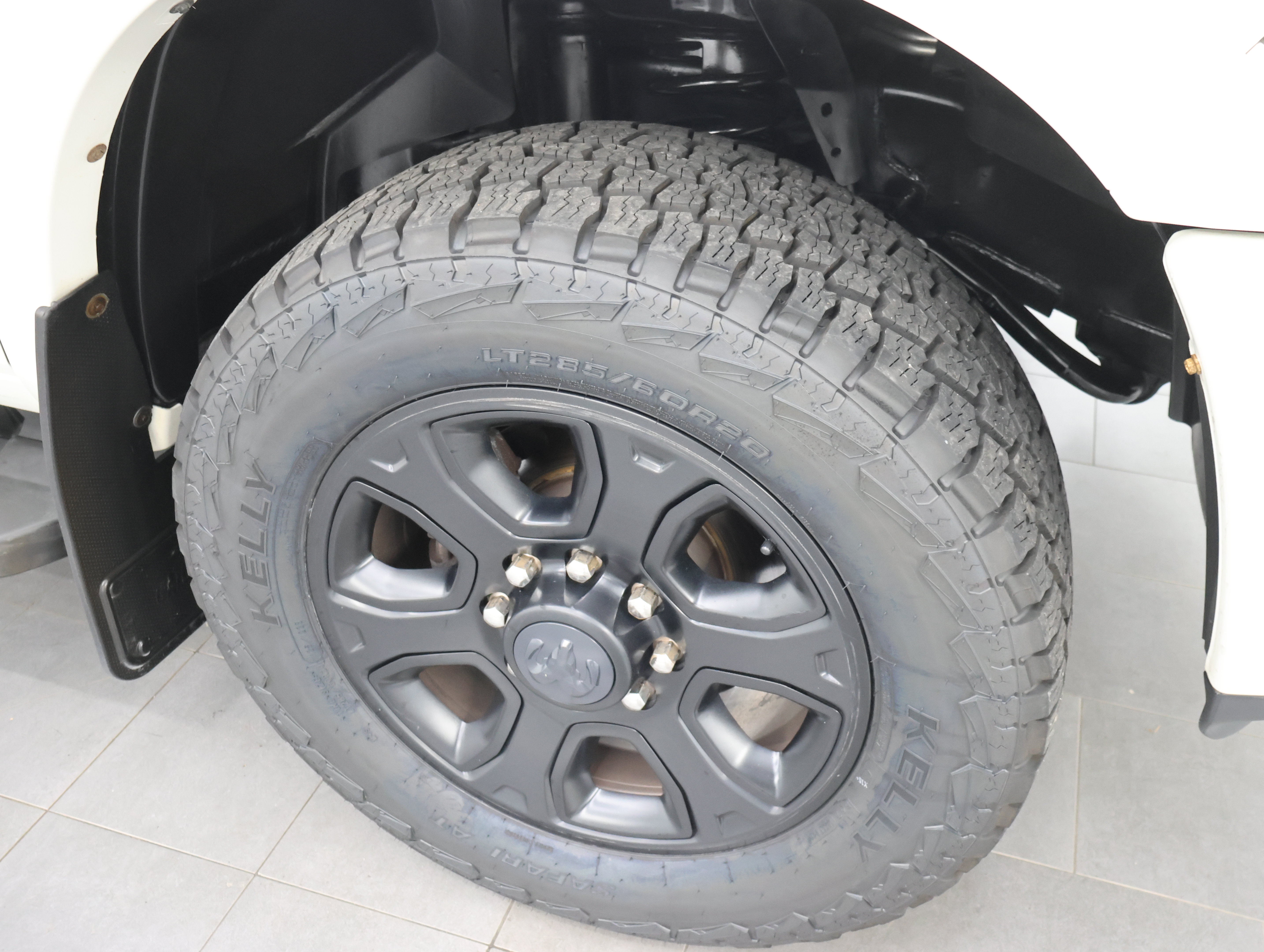 Used 2017 RAM 2500 Laramie w/ Sport Appearance Group AWD/4WD image 3
