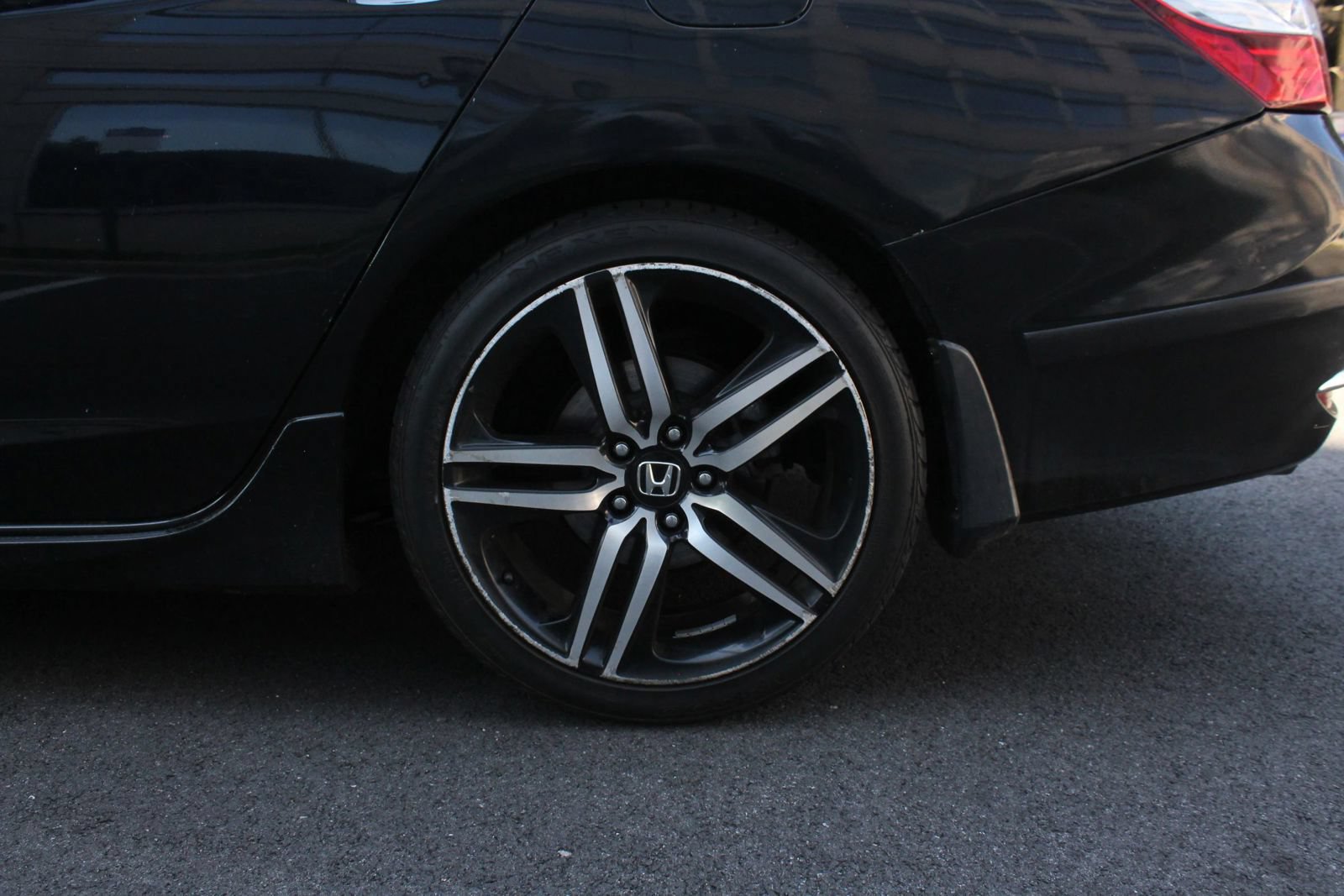 Used 2017 Honda Accord Sport Special Edition image 10