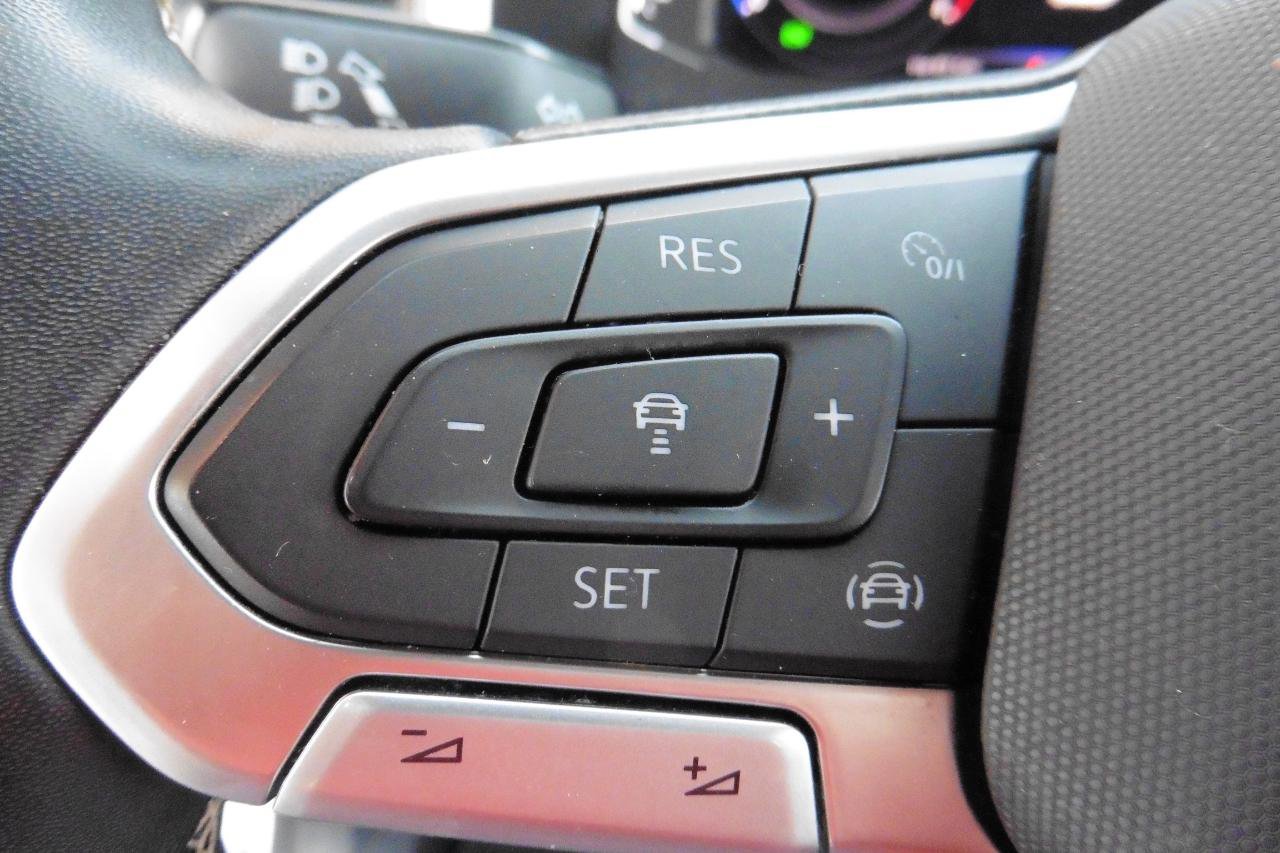 Used 2022 Volkswagen Atlas Cross Sport SE image 7