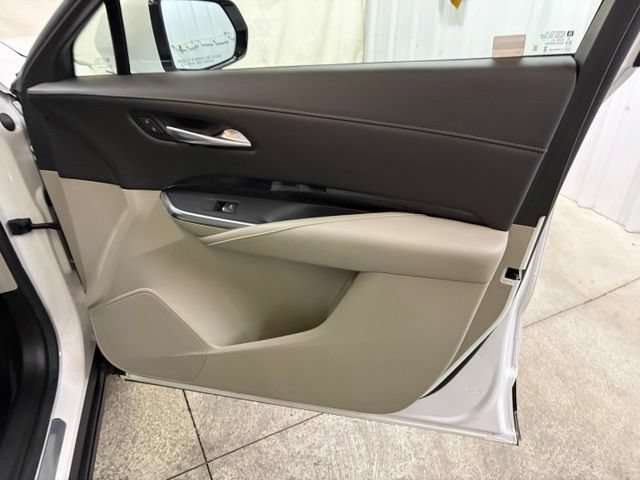 Used 2023 Cadillac XT4 Premium Luxury w/ Technology Package AWD/4WD image 32