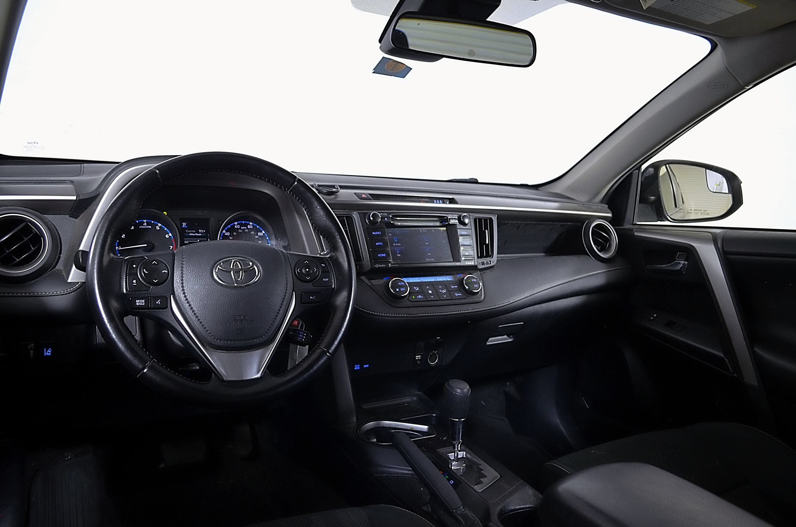 Used 2017 Toyota RAV4 XLE w/ All Weather Liner Package AWD/4WD image 17