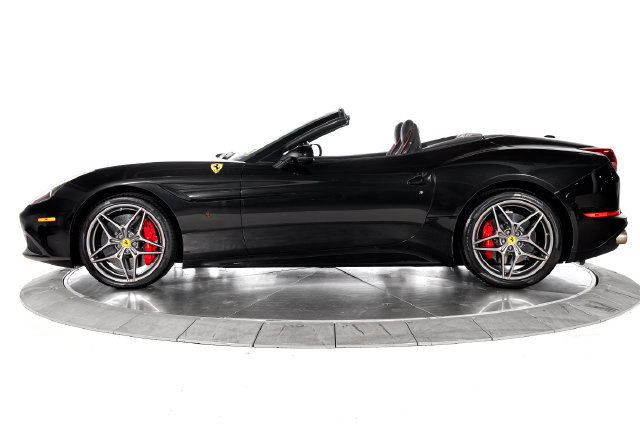 Used 2015 Ferrari California T RWD image 3