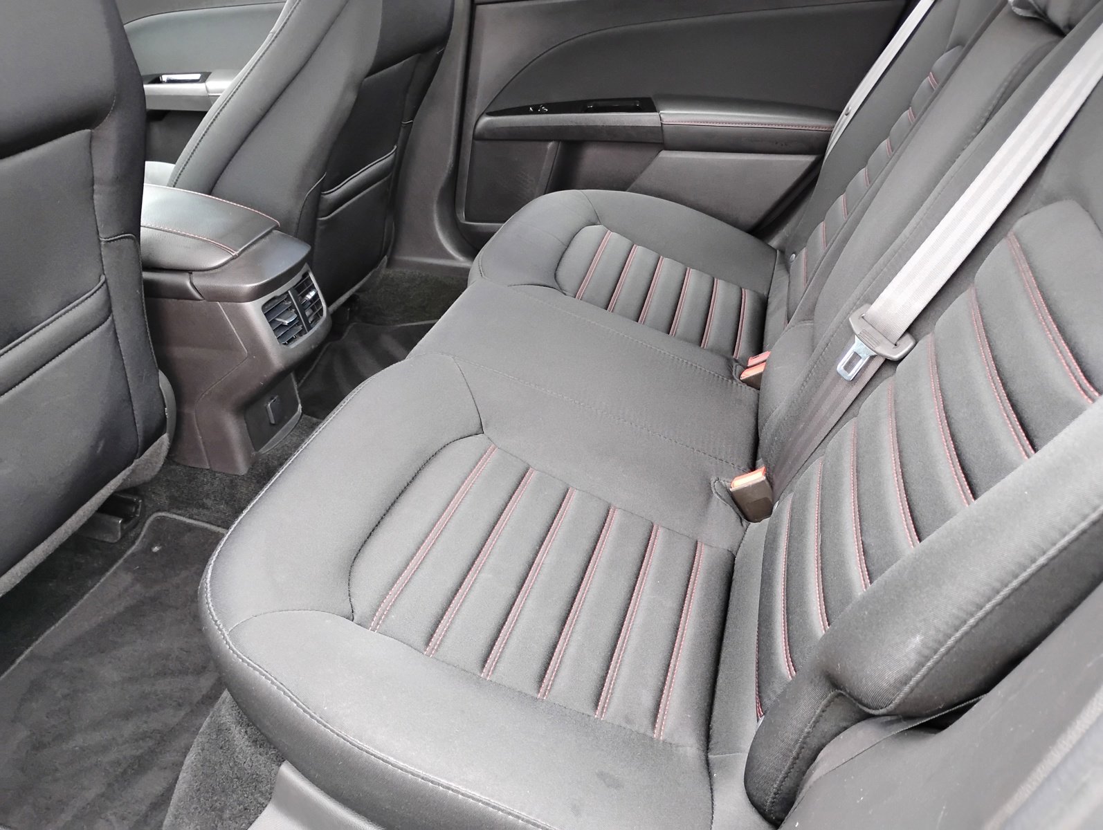 Used 2016 Ford Fusion SE image 16