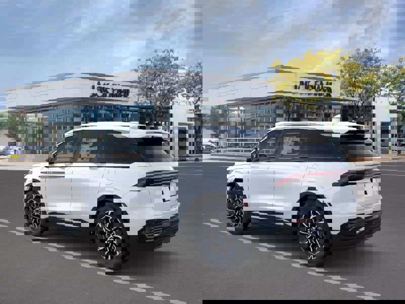 New 2026 Lincoln Nautilus Premier image 4