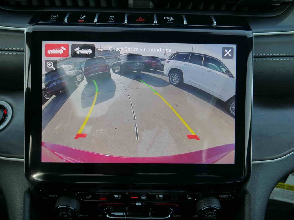 New 2025 Jeep Grand Cherokee Limited w/ Luxury Tech Group II image 36