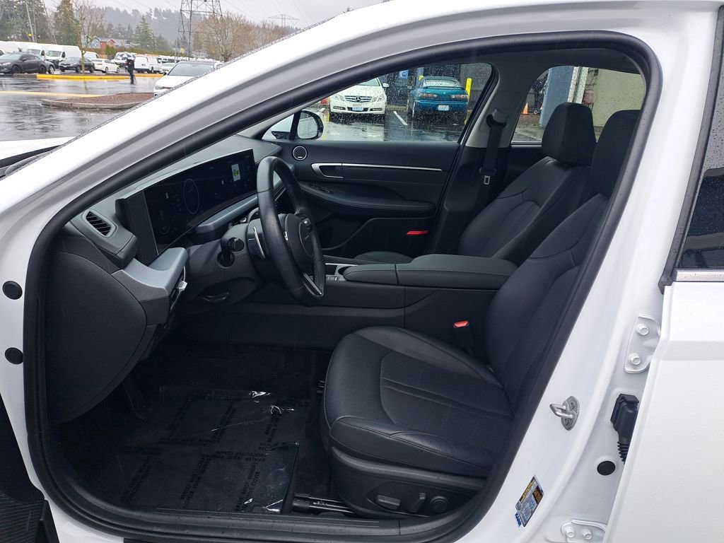 Used 2025 Hyundai Sonata Limited image 12