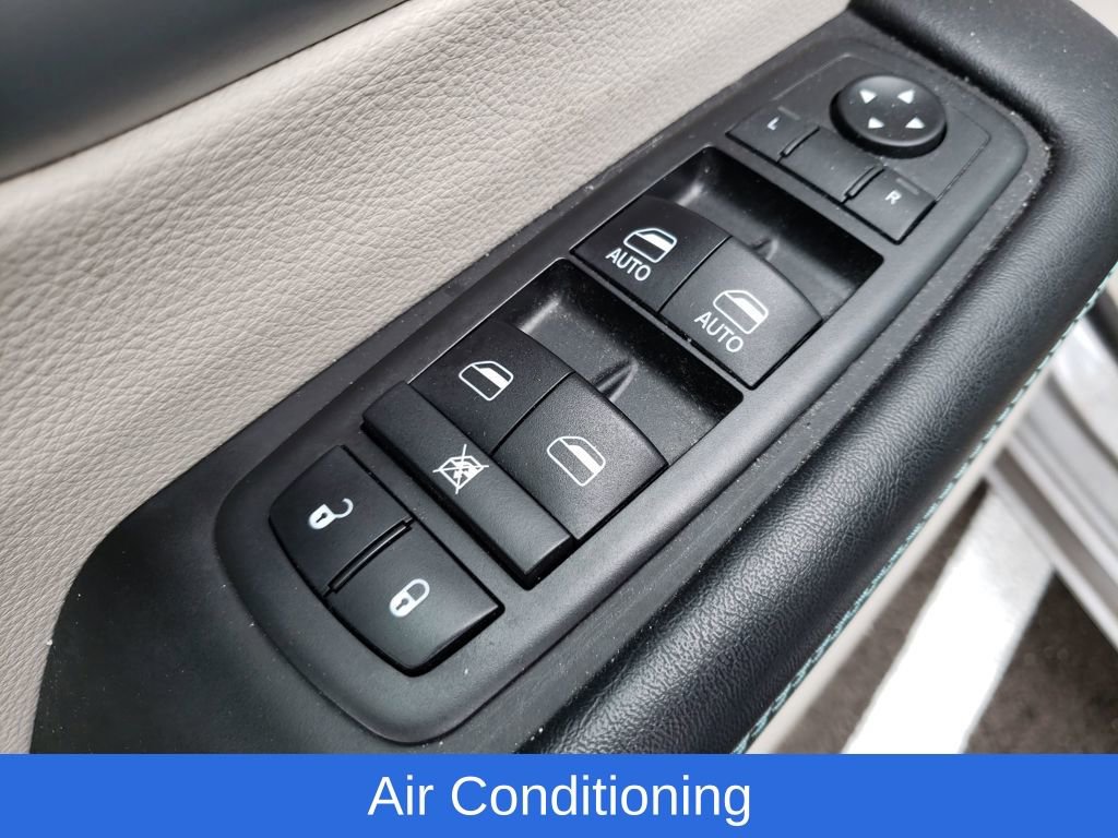 Used 2019 Chrysler Pacifica Touring-L w/ Premium Audio Group image 20