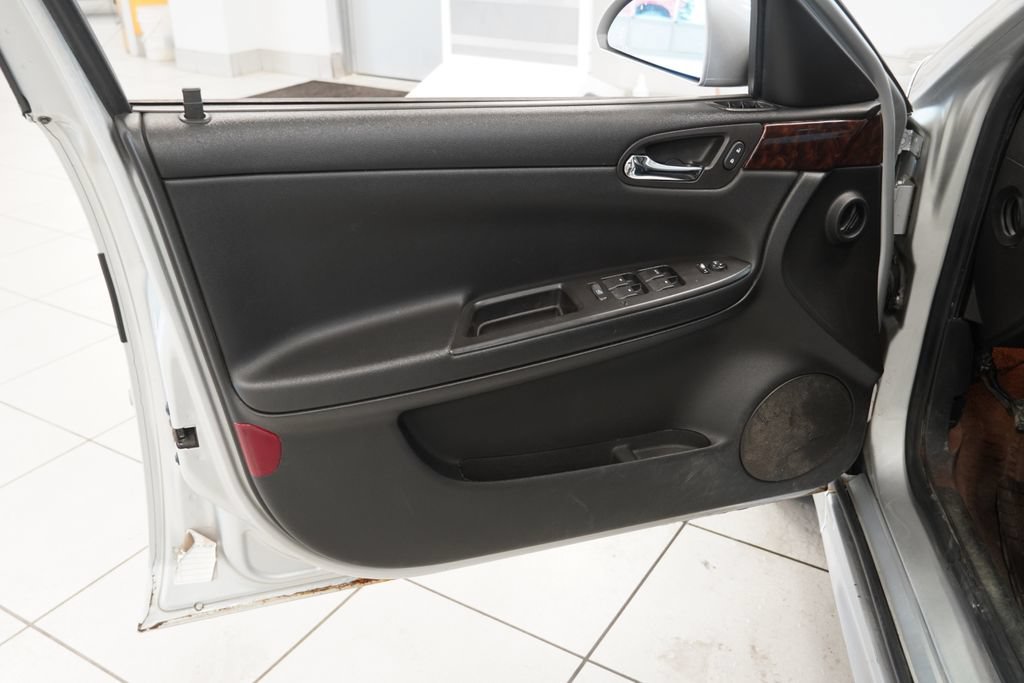 Used 2014 Chevrolet Impala LTZ FWD image 6
