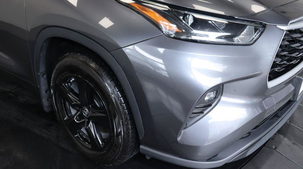 Used 2025 Toyota Highlander Limited AWD/4WD image 13