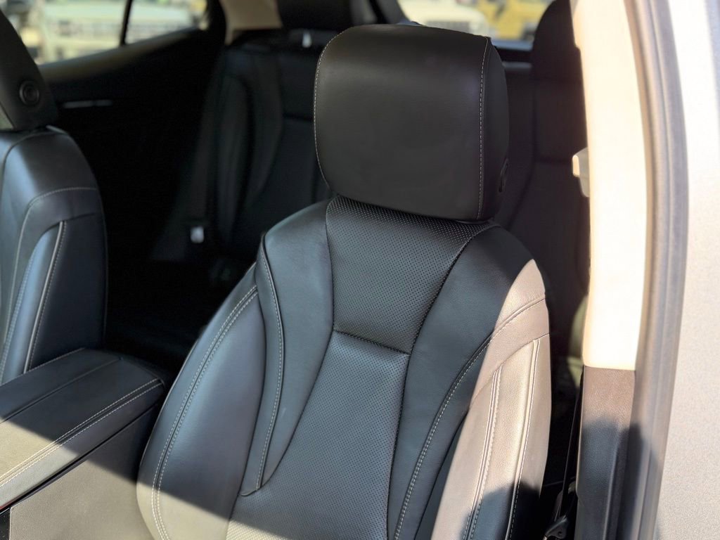 Used 2023 Buick Envision Essence AWD/4WD image 10